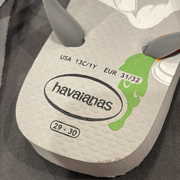 NWT Havaianas Boys Bugs Bunny Flip Flops Size USA 13C/1Y - Picture 3 of 9